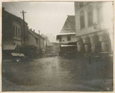 Travnik, donja Württembergstrasse, pokraj Trgovačke škole, v