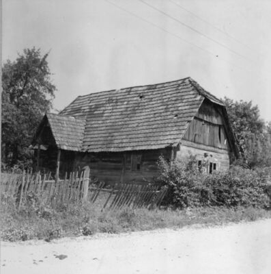 Letovanić (Lekenik) - Napuštena drvena prizemnica u Parazajd