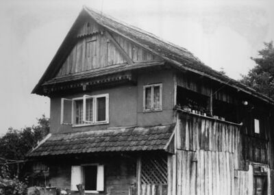 Gušće (Sisak) - Prepravljena drvena katnica kbr. 243; vlasni