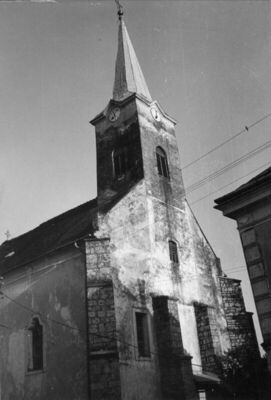 Hrvatska Dubica - Župna crkva Presvetog Trojstva - Vanjština