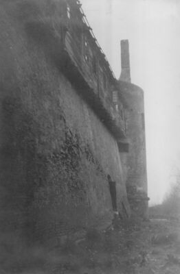 Sisak - Stari grad - Detalj - zapadni trakt nad kulom s ošte