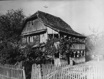 Osekovo (Popovača) - Stambena drvena katnica kbr. 67, s trij