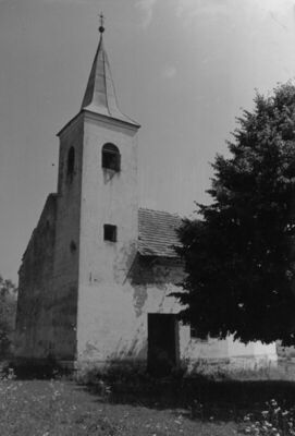 Letovanci (Sisak) - Barokna kapela Sv. Jurja, pogled na ulaz
