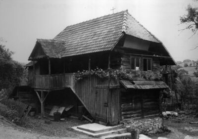 Ljeskovac (Dvor na Uni) - Kuća Adama Vukića II, drvena, s ka