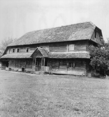 Gušće (Sisak) - Dvorišno pročelje katnice kbr. 198; pregrađe