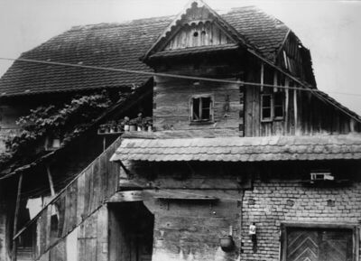 Gušće (Sisak) - Dvorišno pročelje drvene katnice kbr. 175; v