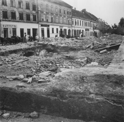 Sisak - Temelji magazina na obali (srušen u kolovozu 1954. g