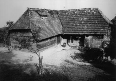Kotarani (Dvor na Uni) - Kuća Dušana Lovrića, drvena, „L“ tl