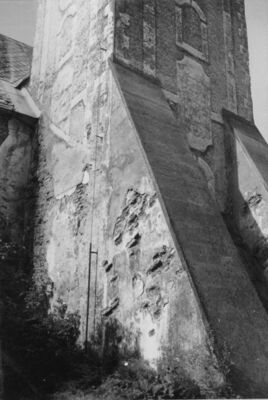 Pešćenica (Lekenik) - Župna crkva Sv. Marije, oštećenja na z