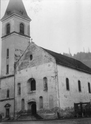 Hrvatska Kostajnica - Franjevačka crkva sv. Antuna Padovansk