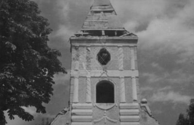 Lekenik - Kapelica - zvonik nad gl. pročeljem, oštećen u II.