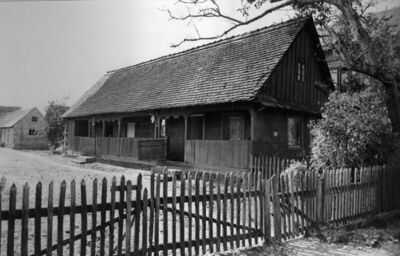 Potok (Popovača) - Stambena drvena prizemnica s trijemom duž