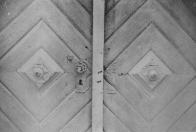 Blinja (Petrinja) - Detalj glavnih vrata s klasicističkim pi