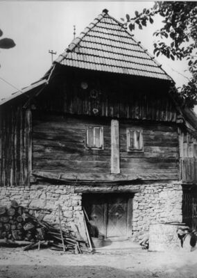 Kotarani (Dvor na Uni) - Kuća Jovana Lovrića, zabatno pročel