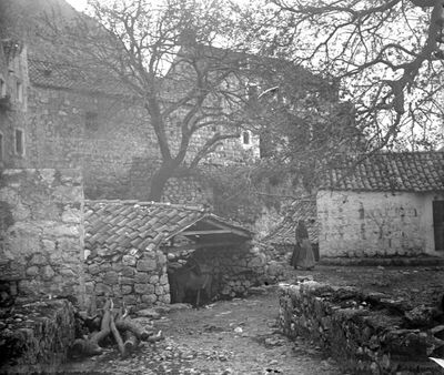 HERCEGOVAČKO DVORIŠTE