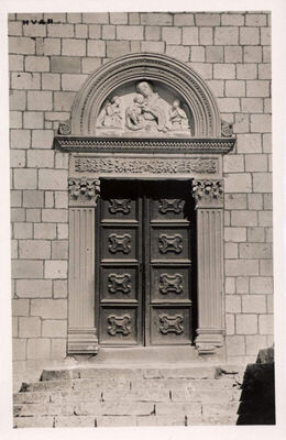 Hvar- Portal franjevačkog samostana