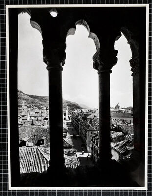 Stradun kroz triforu