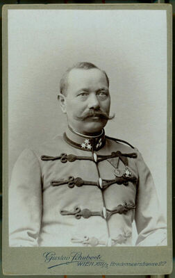 Gospodin Fieger u uniformi