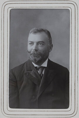 Portret - dr. Edo Kürschner