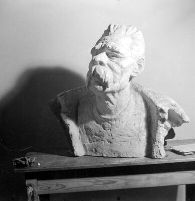 Bista M. Gorkog en face