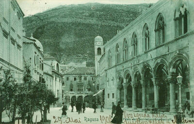 Dubrovnik - Trg pred Kneževim dvorom
