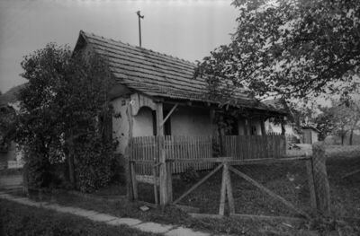 Osekovo (Popovača) - Stambena prizemna kuća s trijemom, kbr.