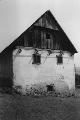 Hrastovica (Petrinja) - Kuća na kat, kbr. 141, zidana od kam