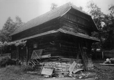 Ljeskovac (Dvor na Uni) - Kuća Adama Vukića I, drvena, na ka