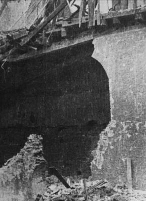 Sisak - Stari grad - Detalj: zapadni stambeni trakt oštećen 