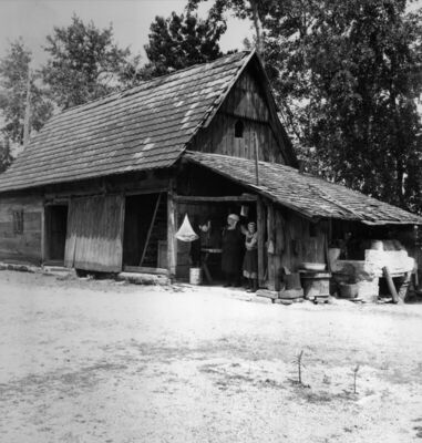 Gradusa Posavska (Sunja) - Nekadašnja "kuvarna", a potom spr
