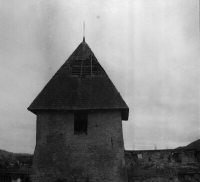 Hrvatska Kostajnica - Stari grad - Kula A - oštećenje na kro