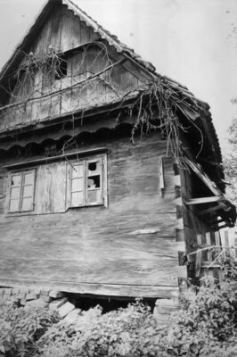Repušnica (Kutina) - Drvena stambena katnica postavljena na 