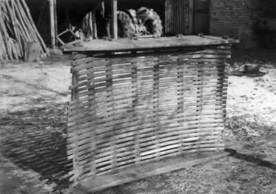 Krapje (Jasenovac) - „Lesa“ - pomagalo pri čišćenju graha, o