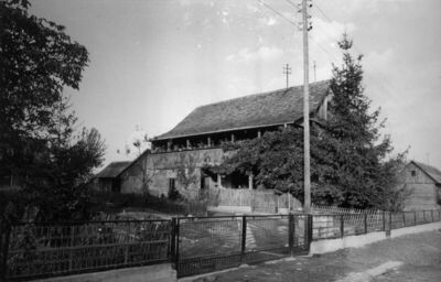 Osekovo (Popovača) - Stambena drvena katnica - „čardak“ s tr