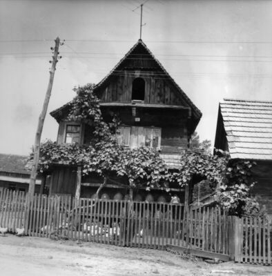 Krivaj Sunjski (Sunja) - Zabatno ulično pročelje kbr. 58, vl