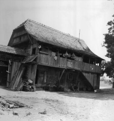 Krivaj Sunjski (Sunja) - Drvena katnica kbr. 13, građena 190