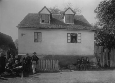 Sisak - Kuća kbr. 305 s rimskim zidom