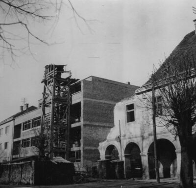 Petrinja - Stari Kotarski sud u rušenju i novogradnja na mje