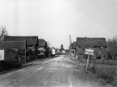 Krapje (Jasenovac) - Ulaz u selo iz pravca Drenovog Boka