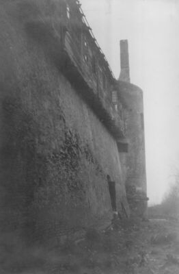 Sisak - Stari grad - Detalj - zapadni trakt nad kulom s ošte