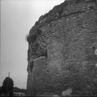 Hrvatska Kostajnica - Stari grad - Oštećenje nadvoja strijel