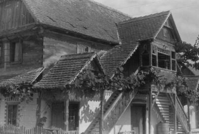 Pešćenica (Lekenik) - Podzidana drvena katnica s dvostrukim 