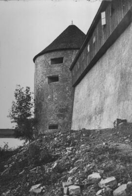 Sisak - Stari grad - Detalj:, sjeverozapadna kula s popravlj