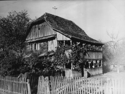 Osekovo (Popovača) - Stambena drvena katnica kbr. 67, s trij