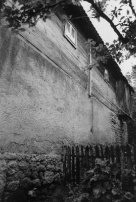 Hrastovica (Petrinja) - Dio stražnje, duže strane kuće, s pr