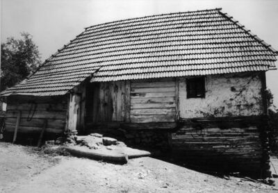 Zut (Dvor na Uni) - Kuća Rade Trivanovića, kbr. 32, pogled n