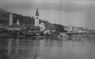 Hrvatska Kostajnica - Pogled od starog grada na mjesto s pra