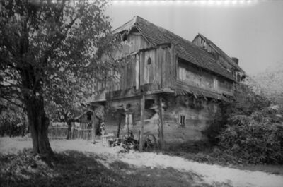 Donja Gračenica (Popovača) - Stambeni objekt - Drvena katnic