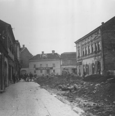 Sisak - Pogled na „Lovački rog“ iz Druge ulice - iskop za po