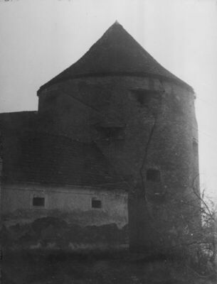 Sisak - Stari grad - Detalj: sjeverozapadna kula s napuklino
